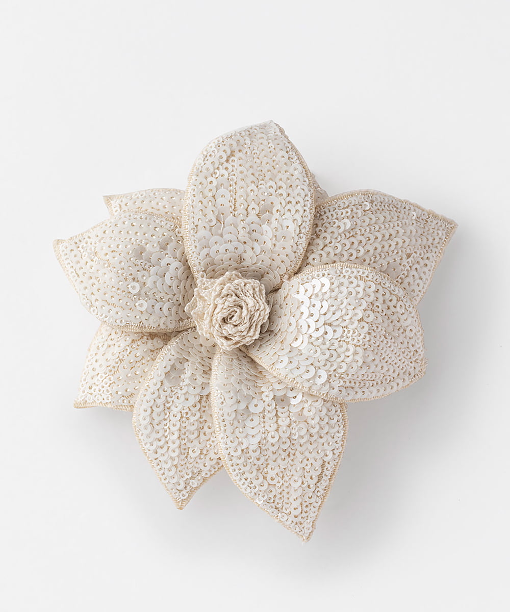 EAUVIRE マグネット付きスパンコールコサージュ ホワイト