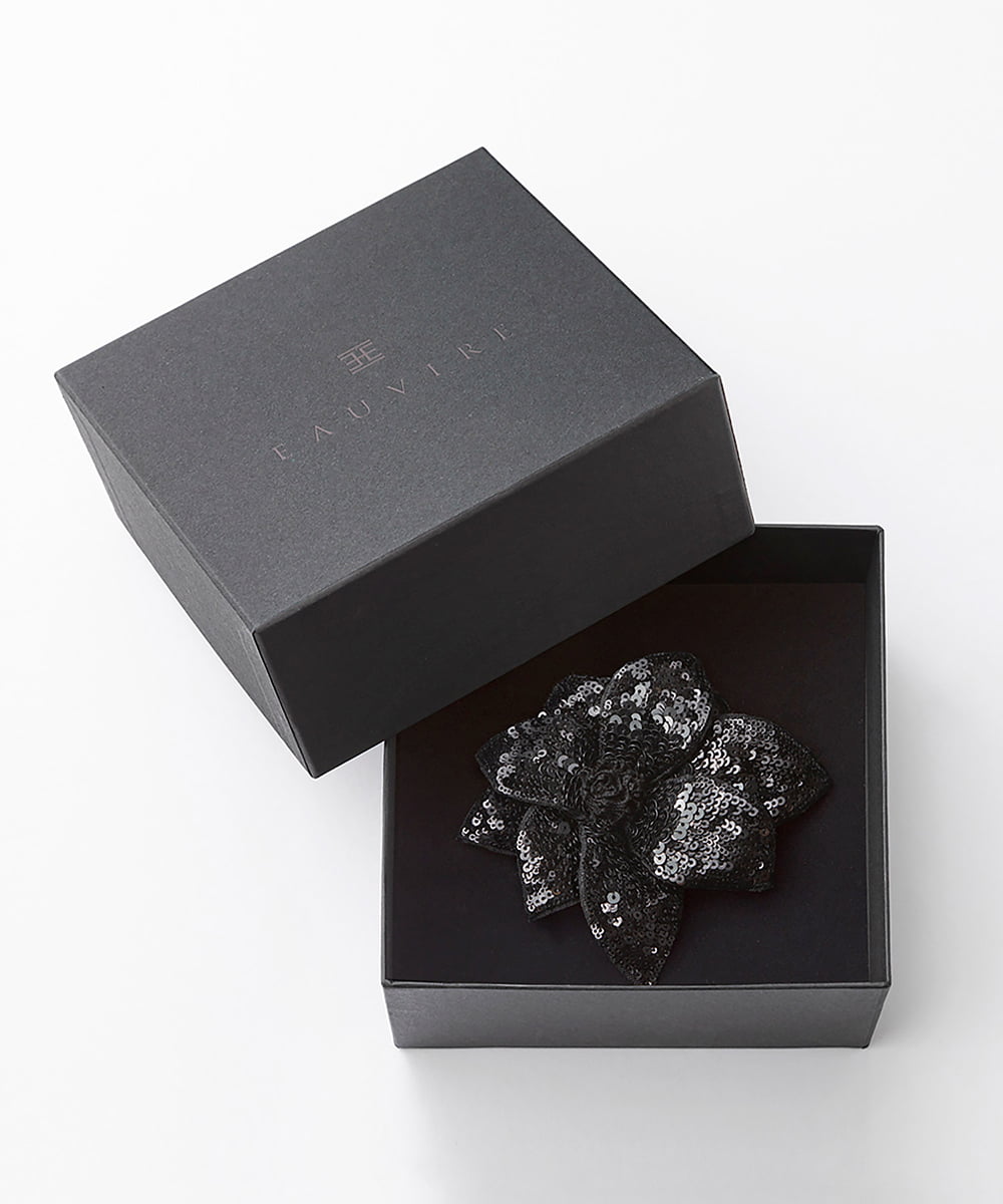 EAUVIRE マグネット付きスパンコールコサージュ ブラック