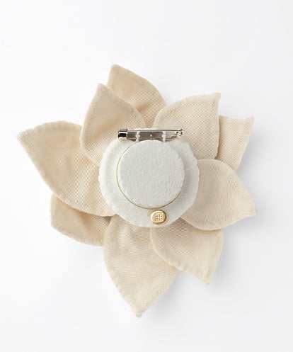 EAUVIRE マグネット付きスパンコールコサージュ ブラック