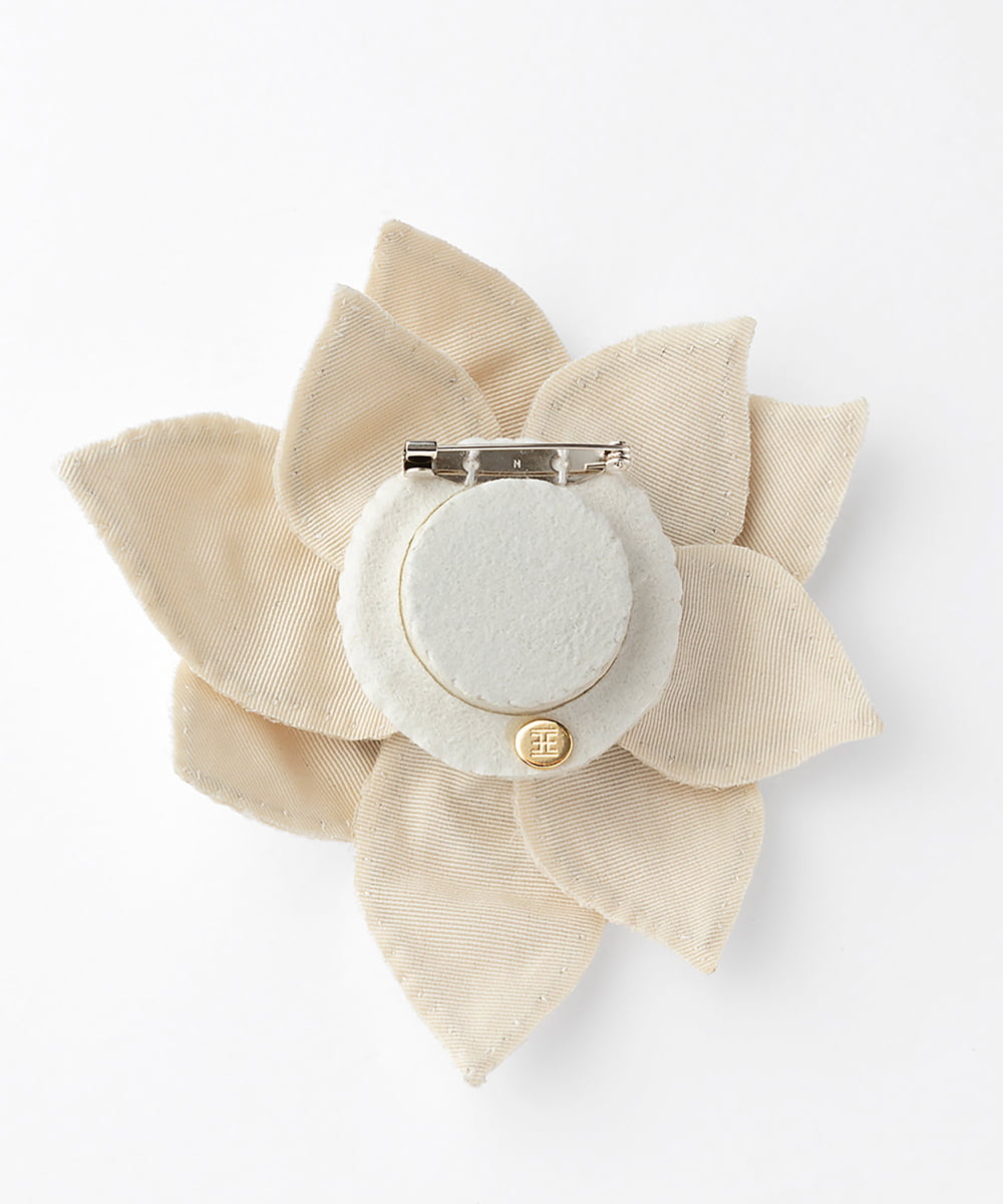 EAUVIRE マグネット付きスパンコールコサージュ ブラック