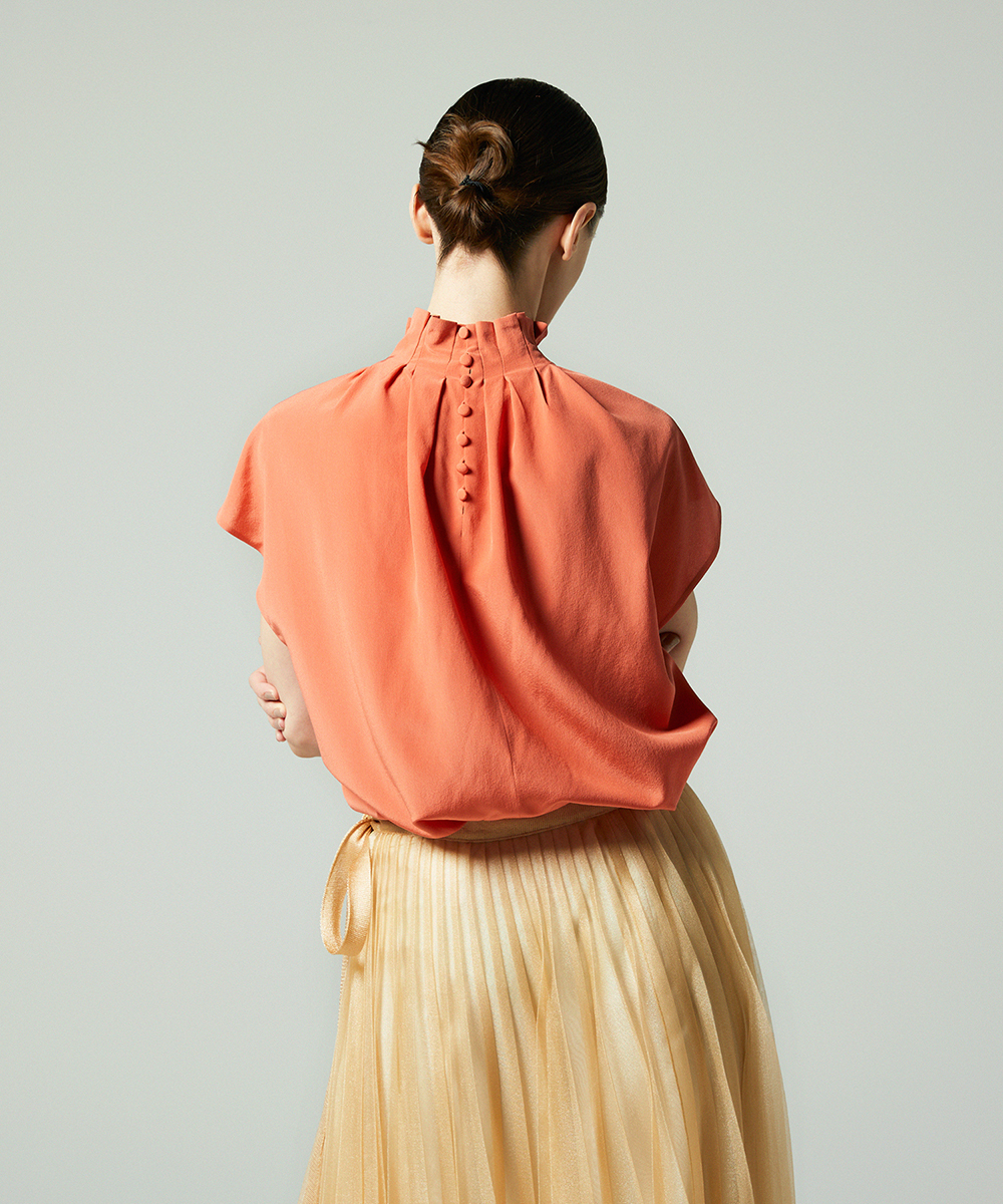 EAUVIRE タックハイネックブラウス ホワイト