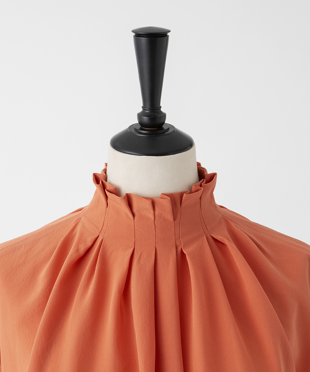 EAUVIRE タックハイネックブラウス ホワイト