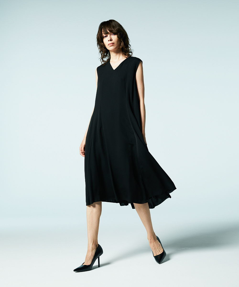 EAUVIRE Vネックフレアードレス ブラック