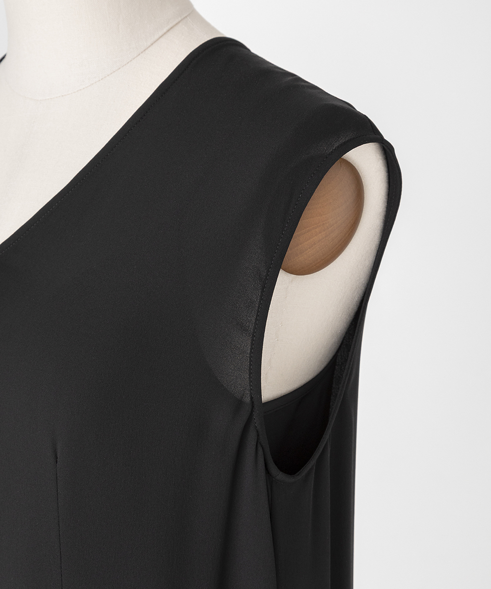 EAUVIRE Vネックフレアードレス ブラック