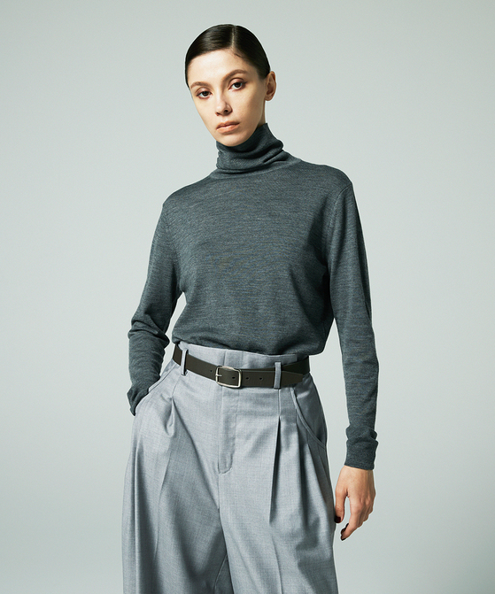 EAUVIRE 30ゲージタートルネックプルオーバー ライトブルー