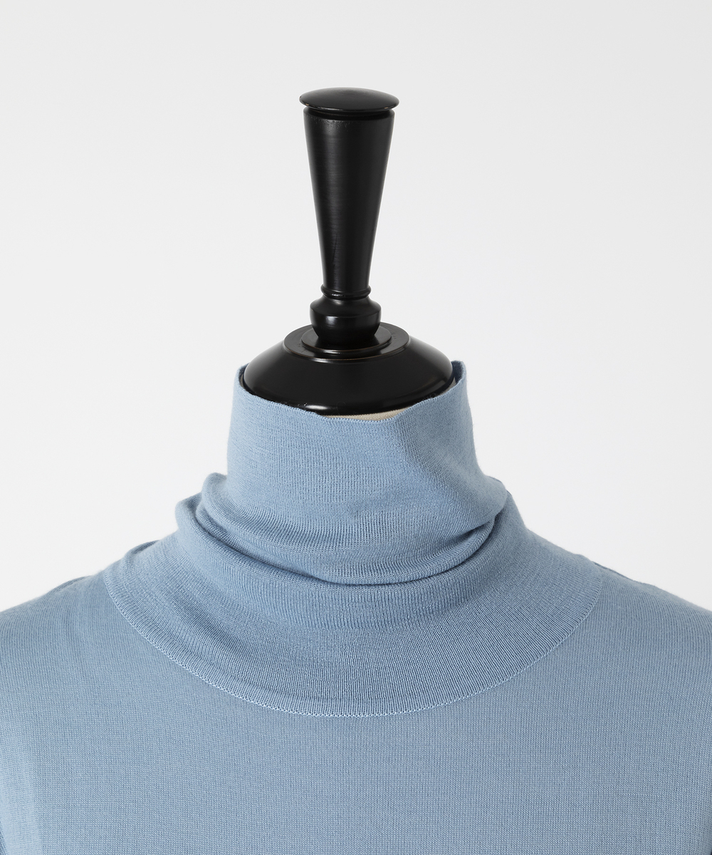 EAUVIRE 30ゲージタートルネックプルオーバー ライトブルー