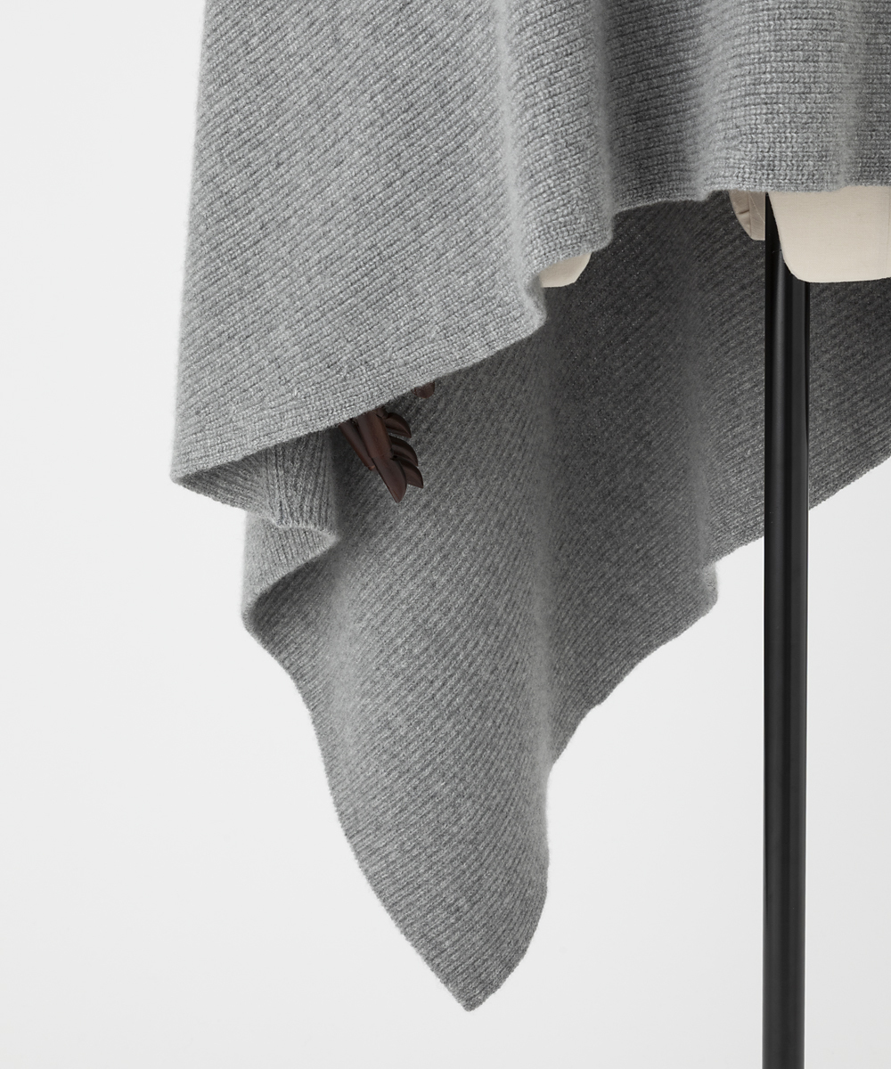 EAUVIRE アシンメトリーケープ グレー