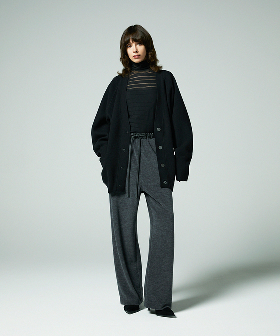 EAUVIRE シアーボーダータートルネックニットプルオーバー ブラック