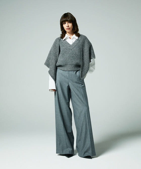 EAUVIRE フィルムラメVネックベスト シルバー