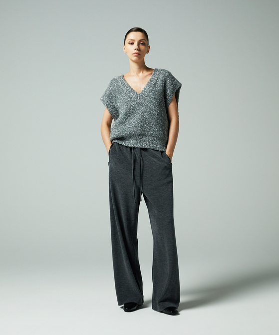 EAUVIRE フィルムラメVネックベスト シルバー