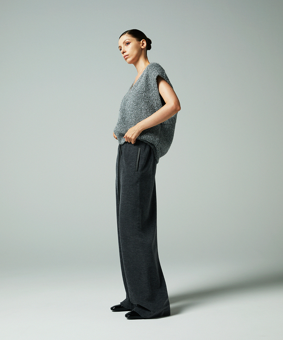 EAUVIRE フィルムラメVネックベスト シルバー