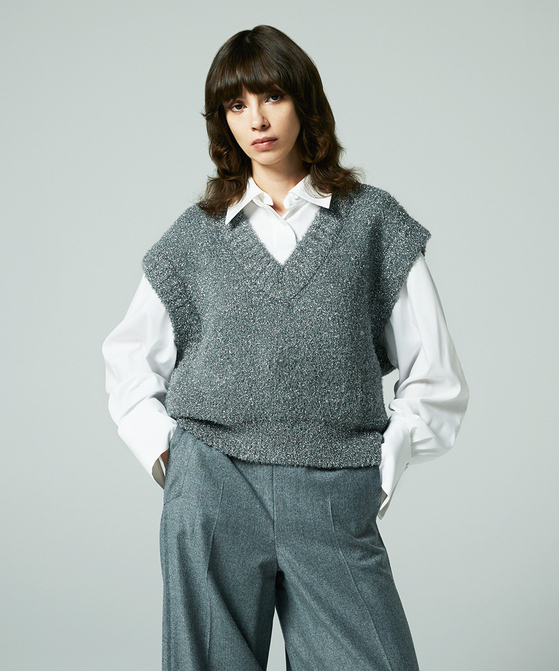 EAUVIRE フィルムラメVネックベスト シルバー