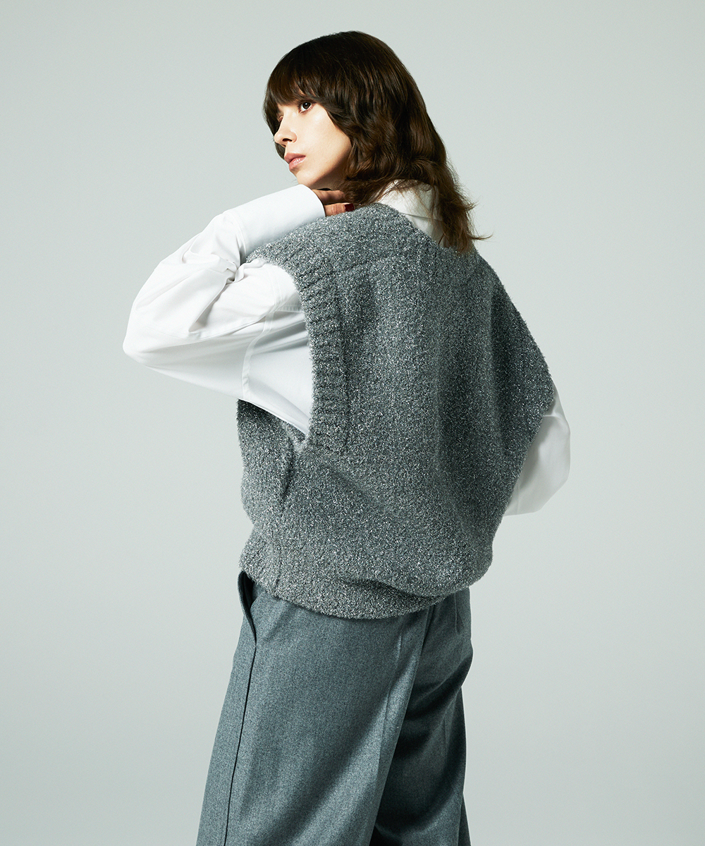 EAUVIRE フィルムラメVネックベスト シルバー