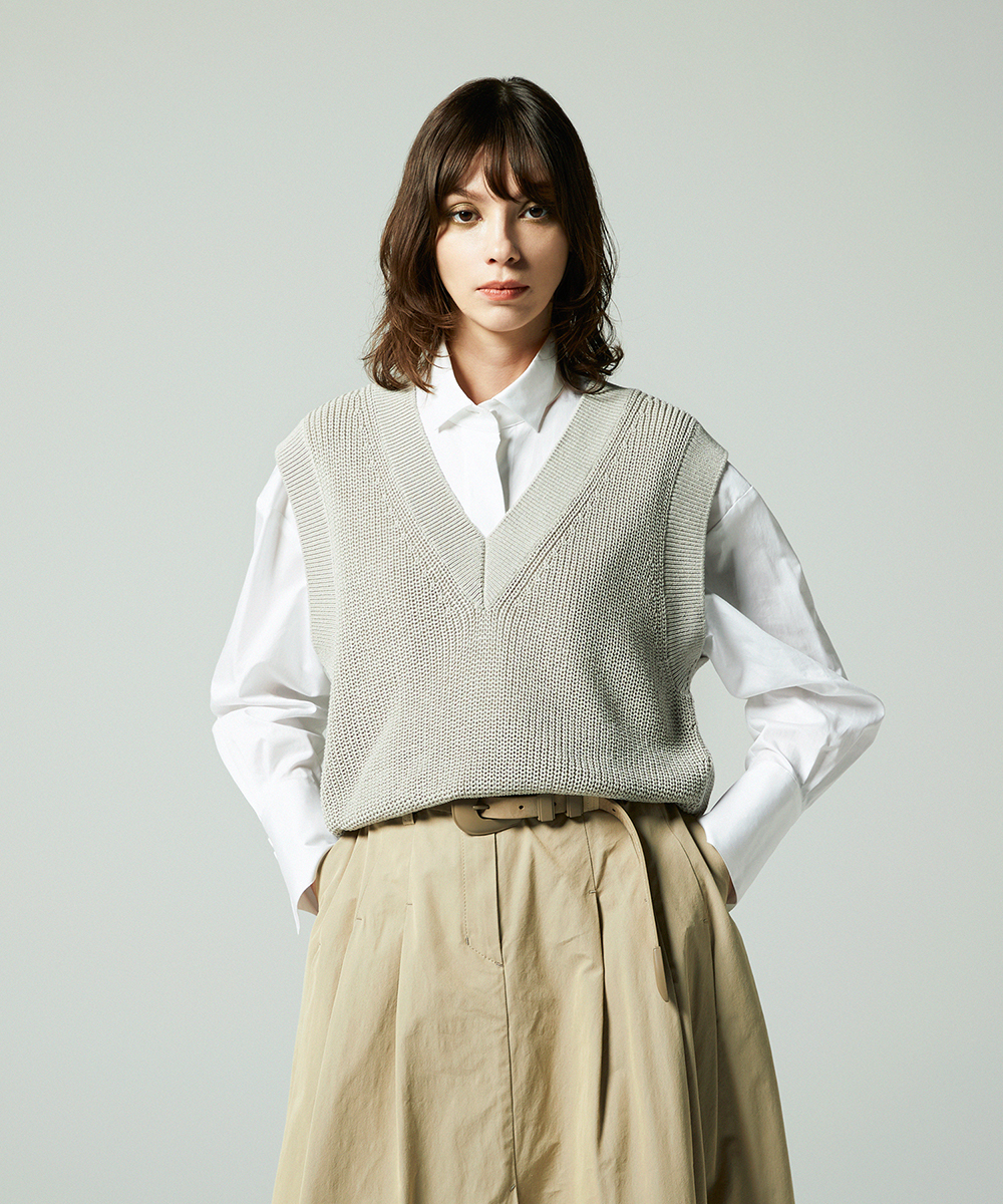 コットンリネンＶネックベスト