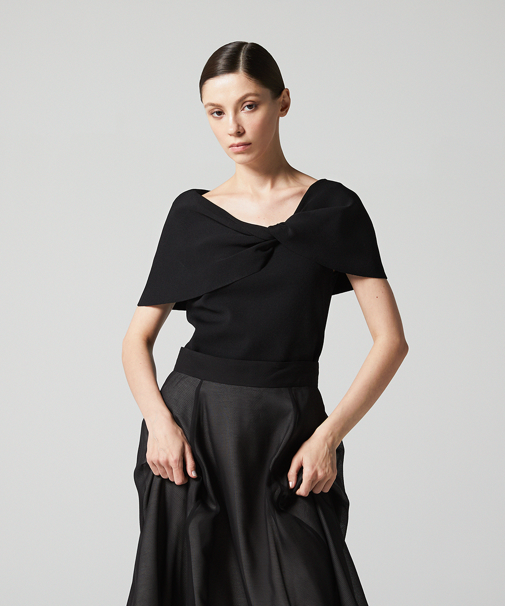 EAUVIRE ツイストケーププルオーバー ブラック