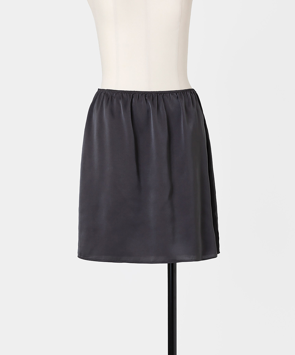 EAUVIRE ランダムプリーツエアリースカート ブラック