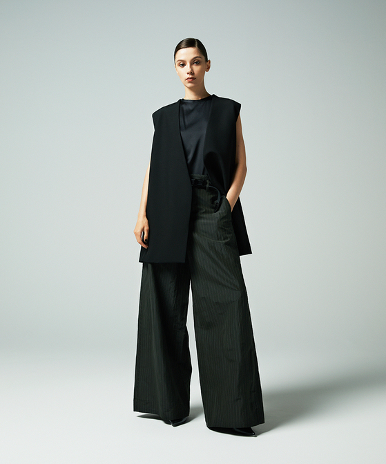 EAUVIRE ノーカラージレ ブラック