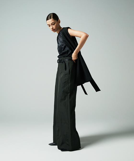 EAUVIRE ノーカラージレ ブラック