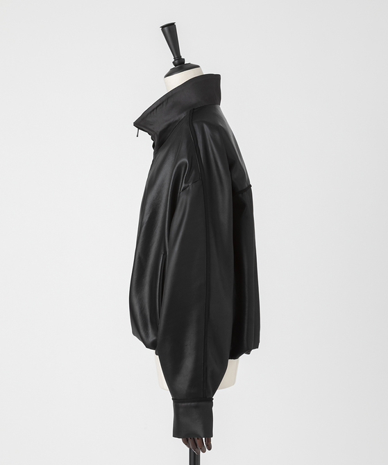 EAUVIRE グロッシーサテンブルゾン ブラック