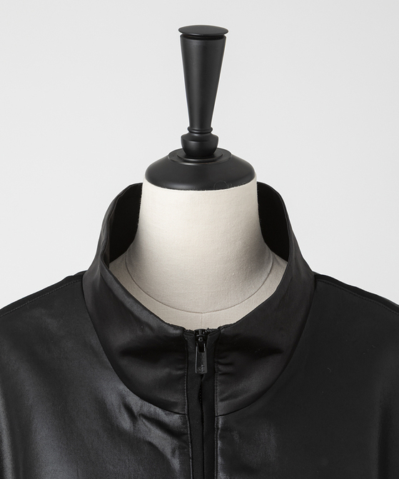 EAUVIRE グロッシーサテンブルゾン ブラック