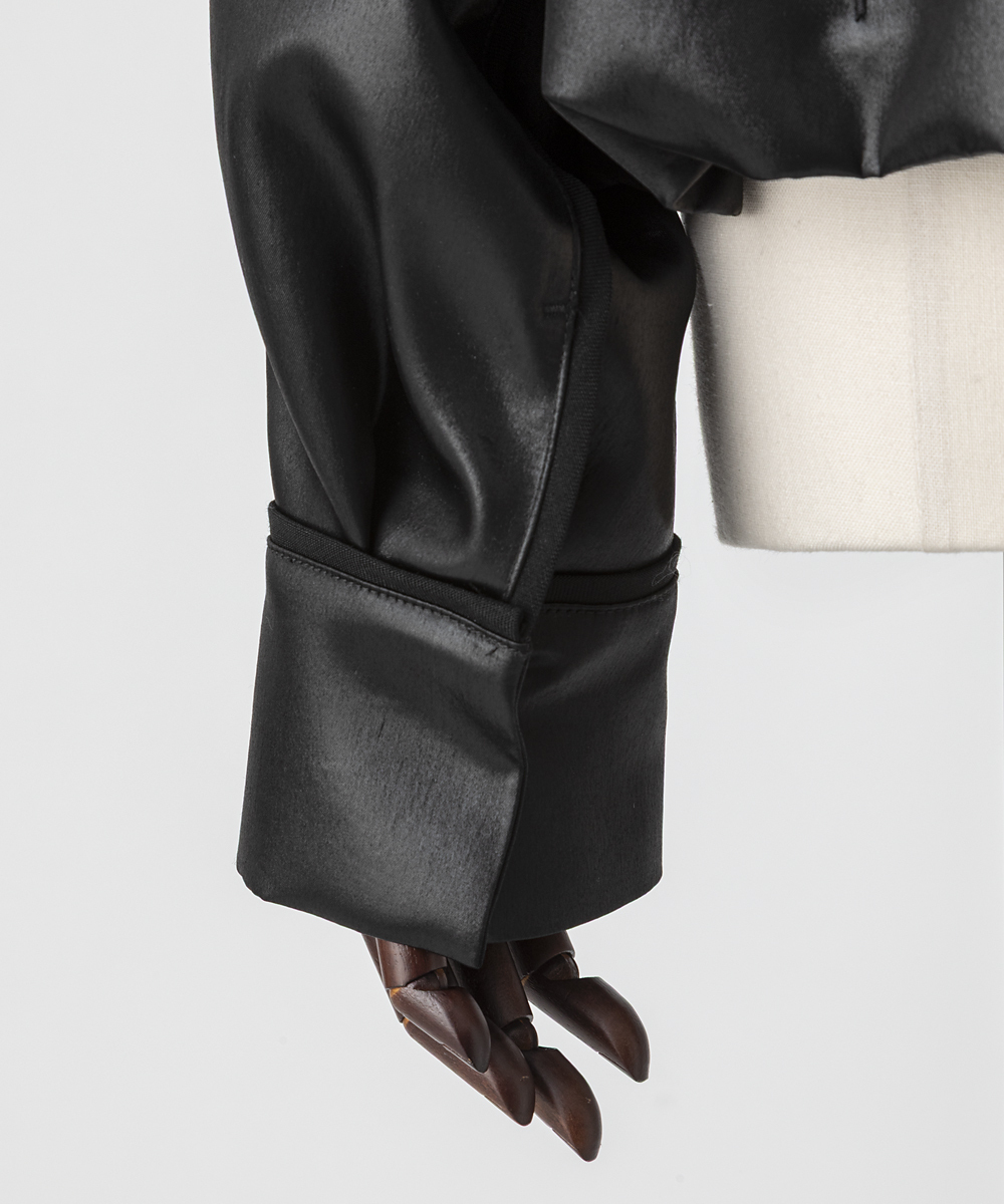 EAUVIRE グロッシーサテンブルゾン ブラック