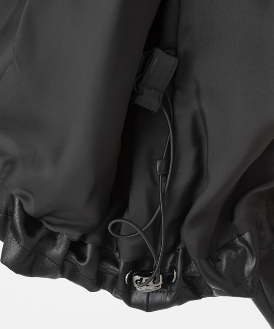 EAUVIRE グロッシーサテンブルゾン ブラック