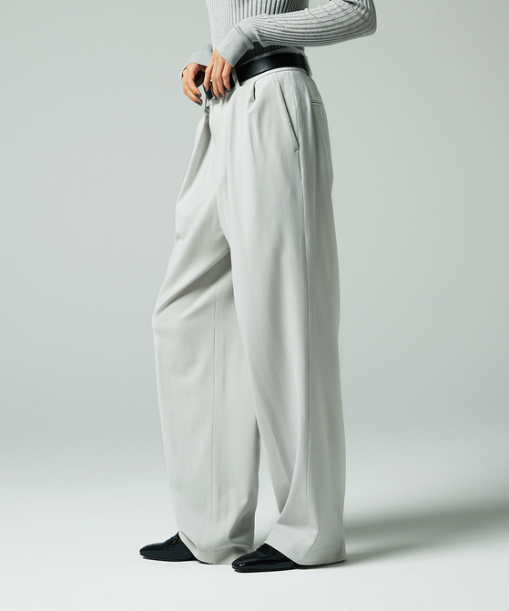 ワイドテーパードパンツ