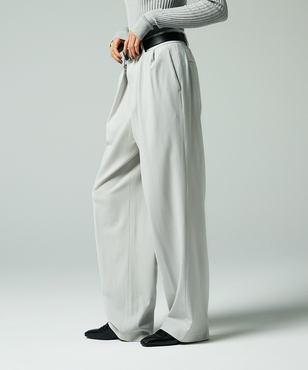 ワイドテーパードパンツ