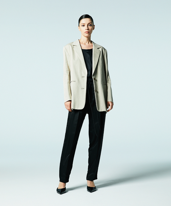 EAUVIRE シルク混ジョガーパンツ カーキ