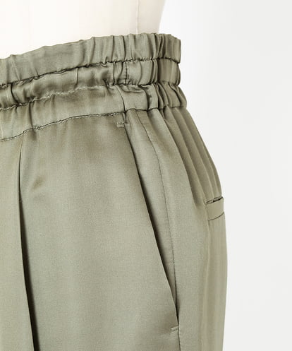 EAUVIRE シルク混ジョガーパンツ カーキ